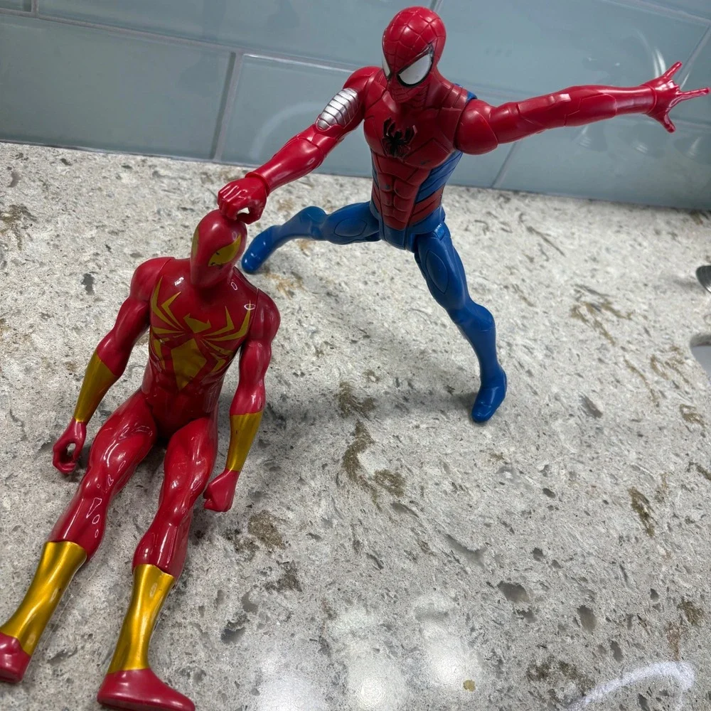 Marvel Spider Man & Iron Spider Action Figure Set Toys lot‎ of 2